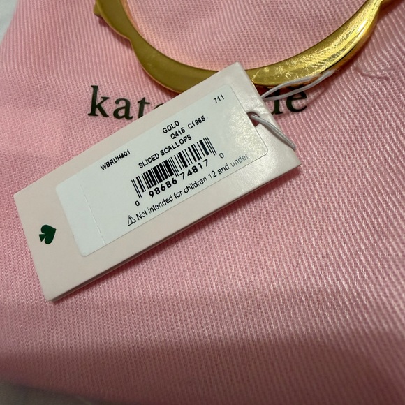 KATE SPADE SCALLOP HINGE BANGLE - Picture 11 of 12